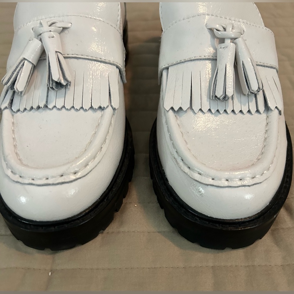 Steve Madden White Leather Upper Loafer Shoes - Picture 2 of 11